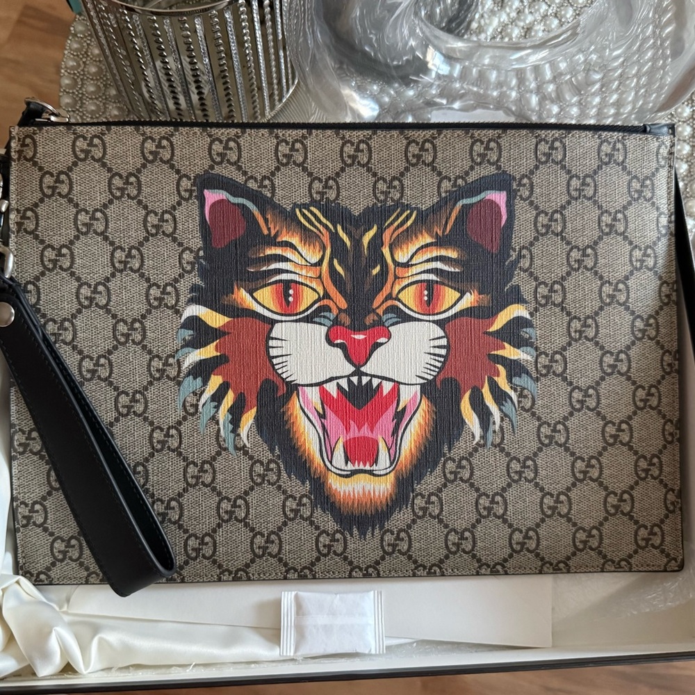 COPY - Gucci pouch